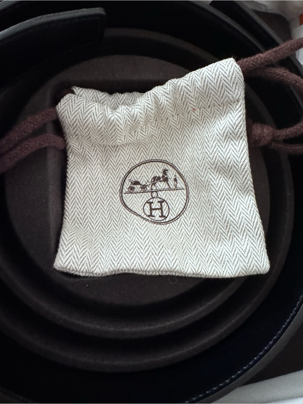 Hermes reversible Belt kit w/ Guillochee Buckle - Picture 5 of 11